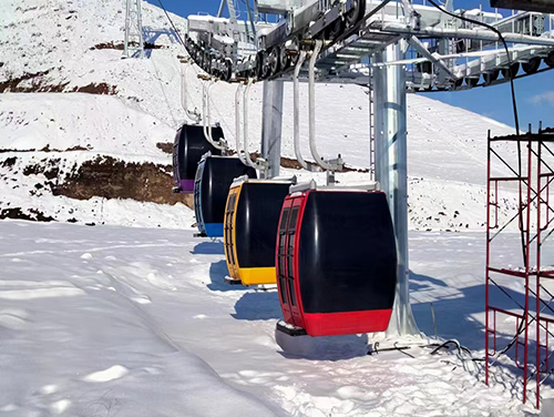 <b>新疆福寿山滑雪场索道项目建设中</b>